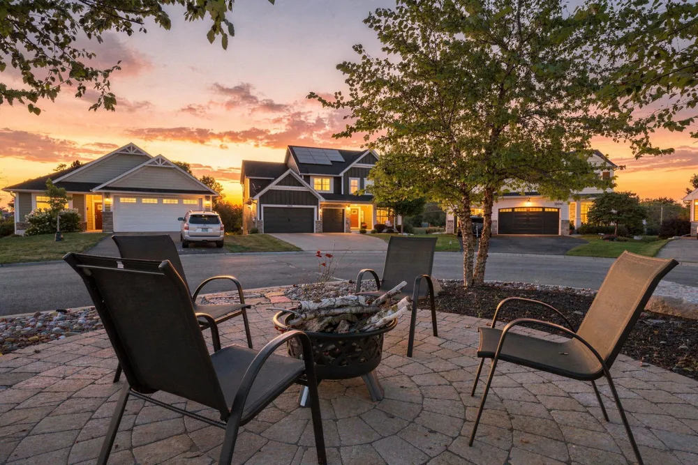 15835 Utah Court Savage, MN 55378