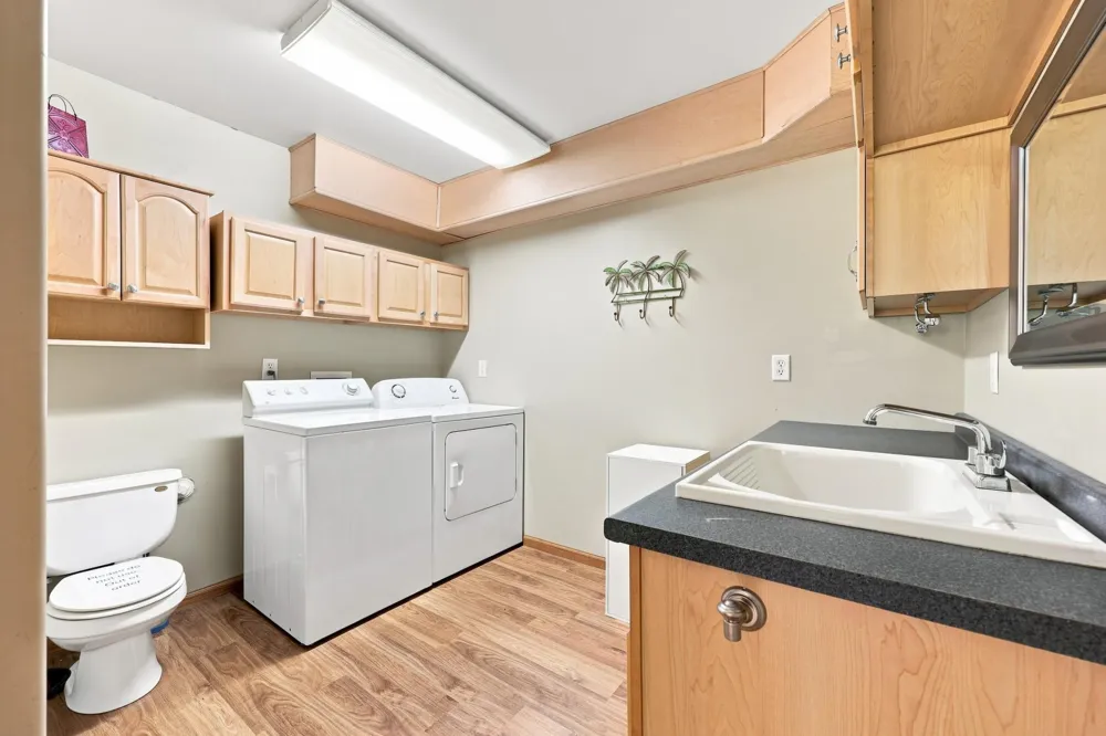 1082 W Lake Drive Detroit Lakes, MN 56501