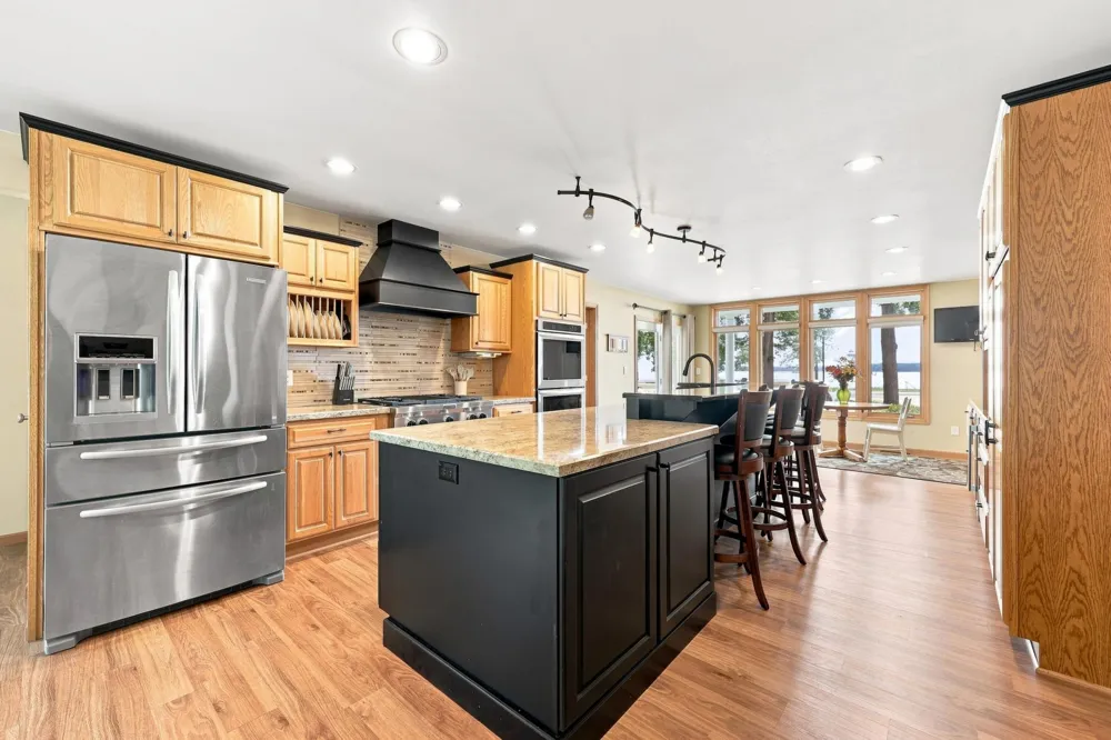 1082 W Lake Drive Detroit Lakes, MN 56501