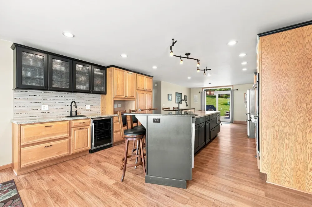 1082 W Lake Drive Detroit Lakes, MN 56501