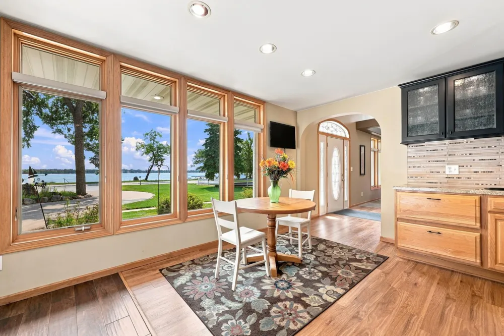 1082 W Lake Drive Detroit Lakes, MN 56501