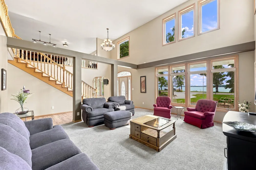 1082 W Lake Drive Detroit Lakes, MN 56501