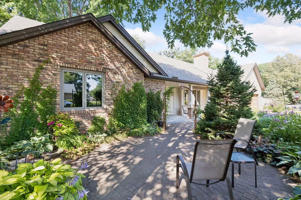 14885 Ironwood Court Eden Prairie, MN 55346