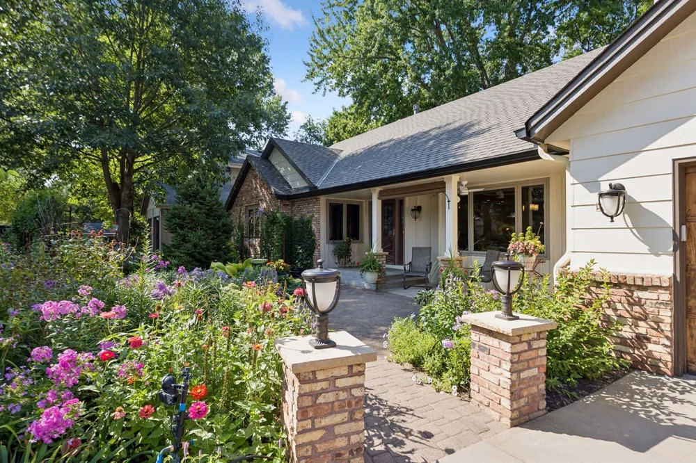 14885 Ironwood Court Eden Prairie, MN 55346