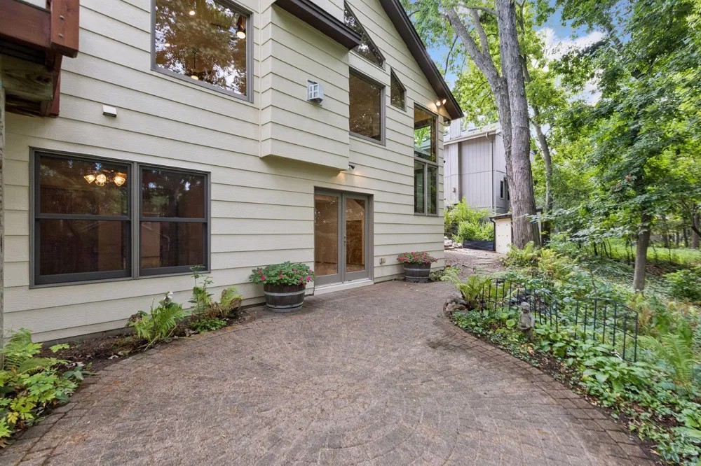 14885 Ironwood Court Eden Prairie, MN 55346
