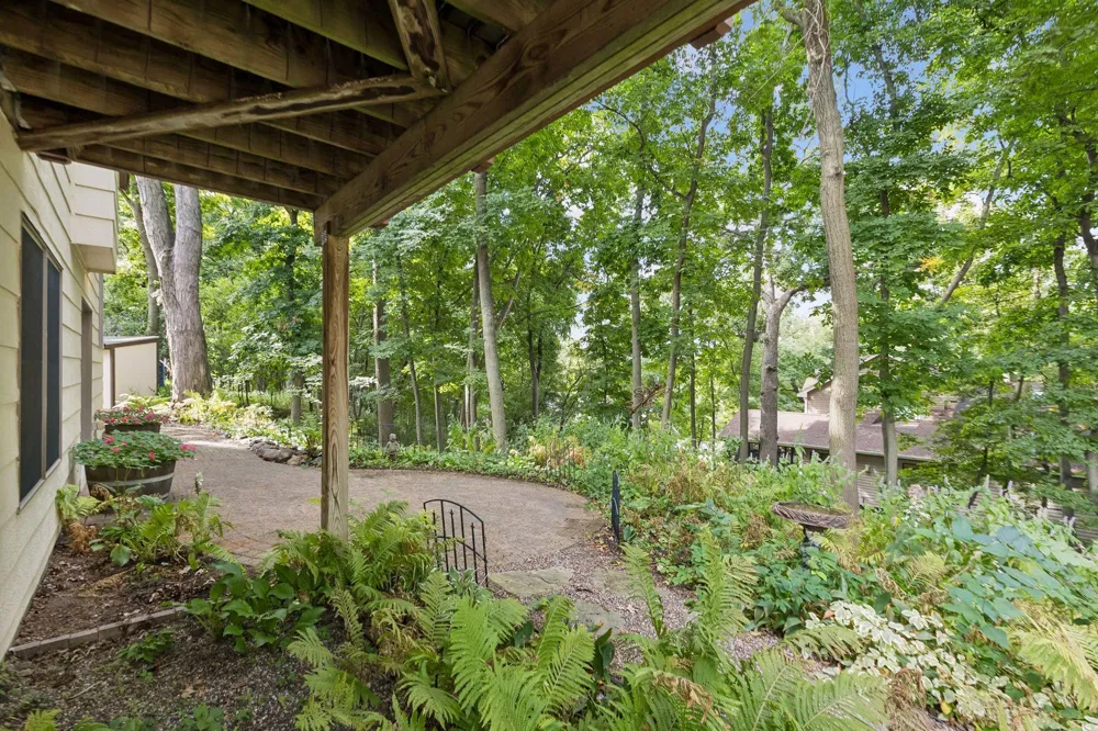 14885 Ironwood Court Eden Prairie, MN 55346