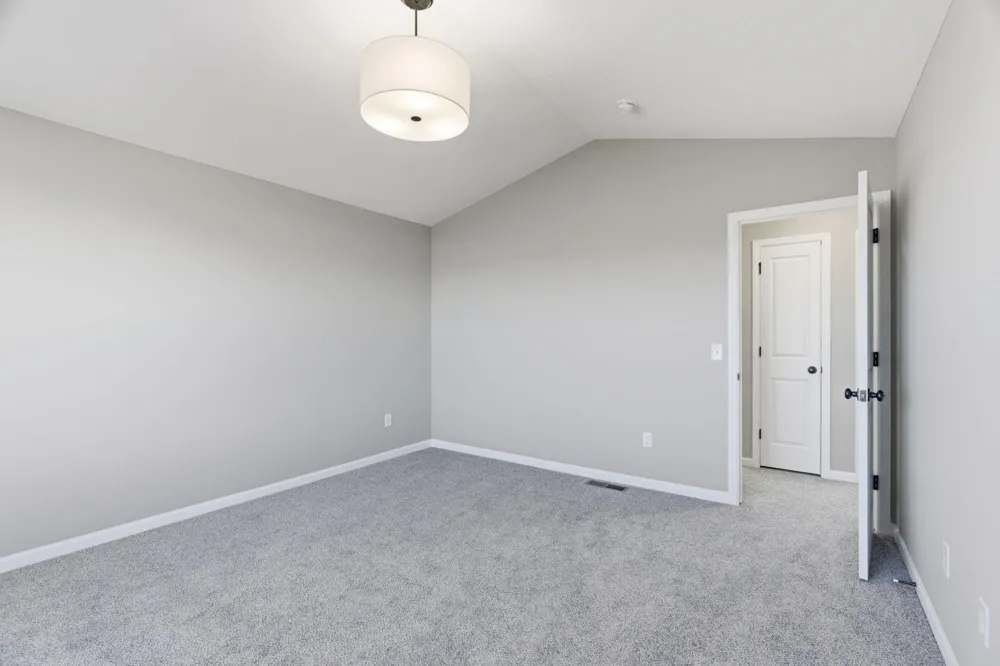 10599 Goodview Avenue S Cottage Grove, MN 55016
