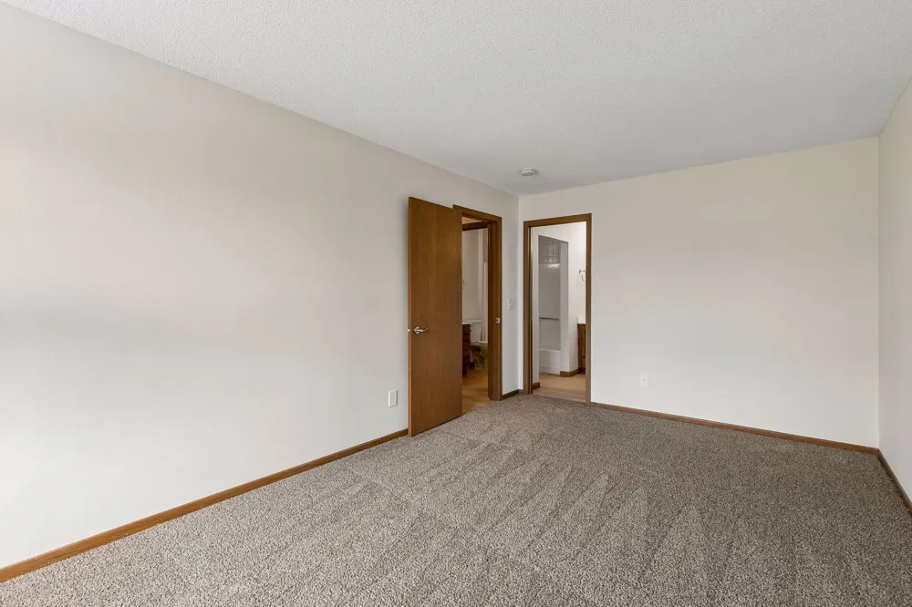 942 E Travelers Trail #58 Burnsville, MN 55337