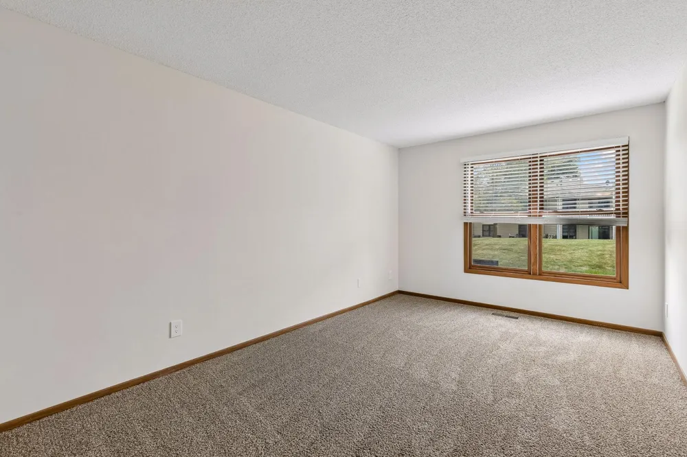 942 E Travelers Trail #58 Burnsville, MN 55337