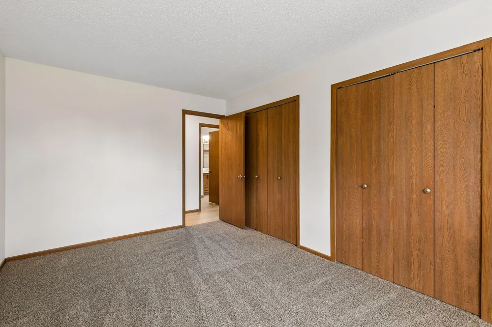 942 E Travelers Trail #58 Burnsville, MN 55337