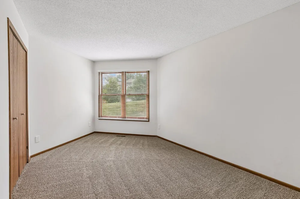 942 E Travelers Trail #58 Burnsville, MN 55337