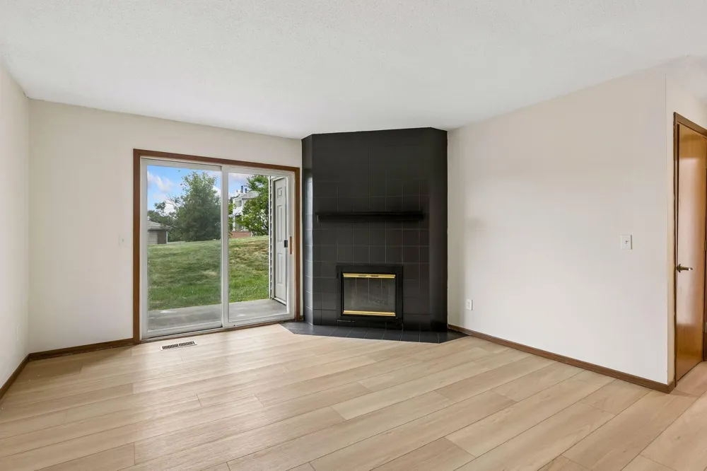 942 E Travelers Trail #58 Burnsville, MN 55337