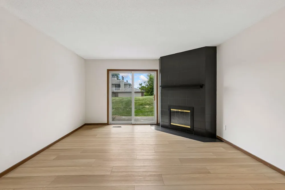 942 E Travelers Trail #58 Burnsville, MN 55337