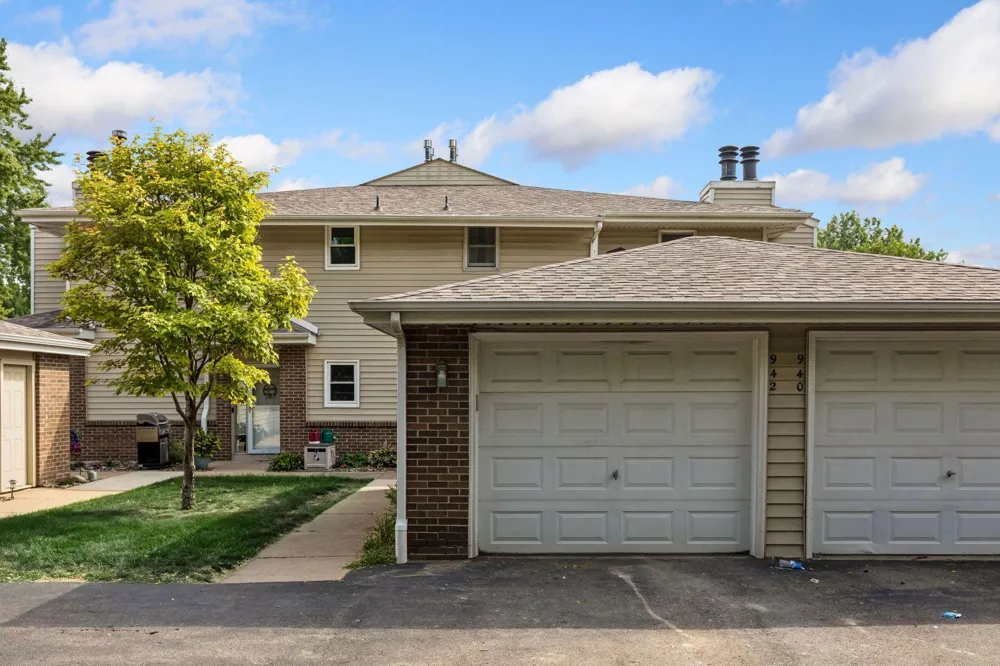 942 E Travelers Trail #58 Burnsville, MN 55337