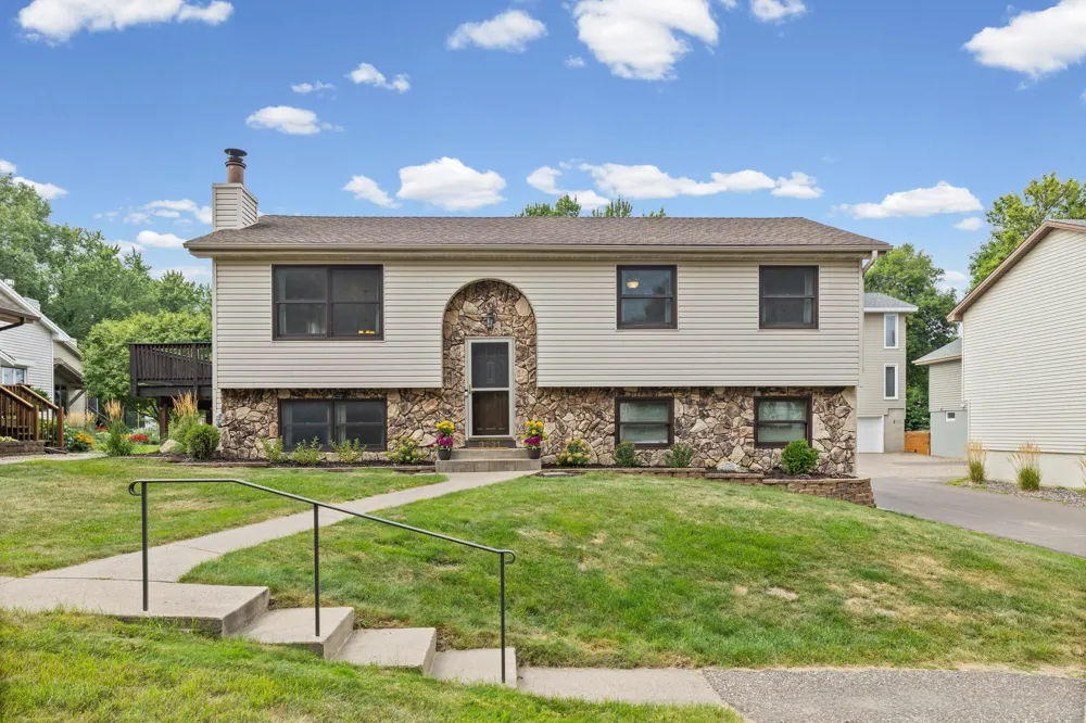 3531 Pilgrim Lane Plymouth, MN 55441
