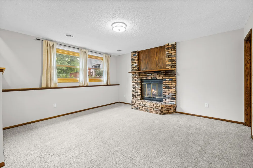 3531 Pilgrim Lane Plymouth, MN 55441