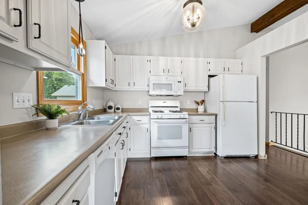 3531 Pilgrim Lane Plymouth, MN 55441