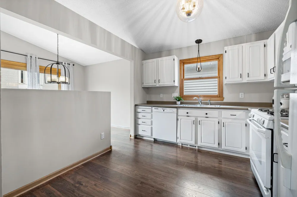 3531 Pilgrim Lane Plymouth, MN 55441