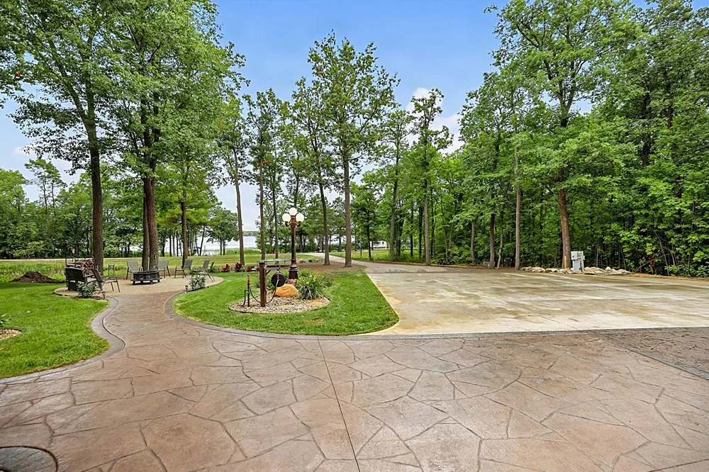7643 Bear Road Cushing, MN 56443