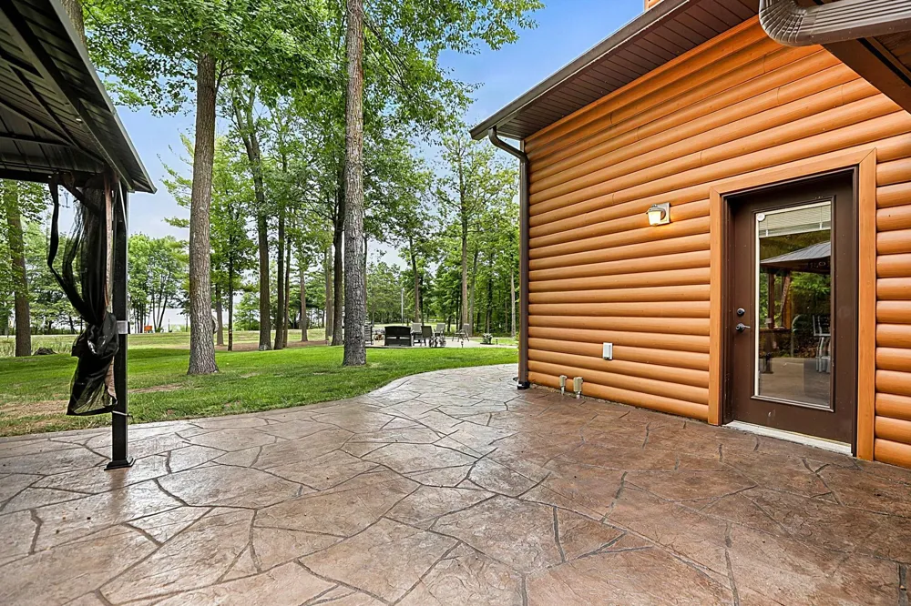 7643 Bear Road Cushing, MN 56443