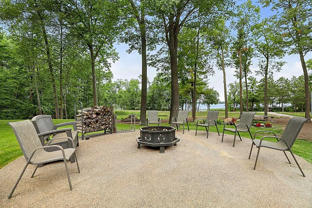 7643 Bear Road Cushing, MN 56443