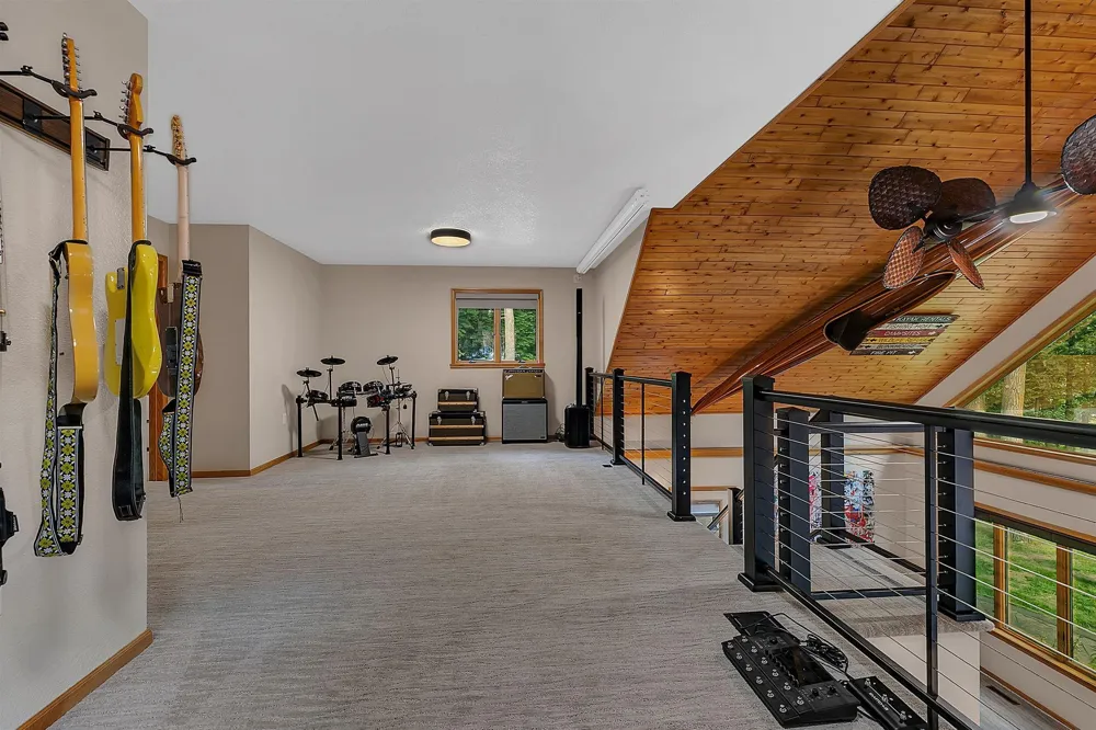 7643 Bear Road Cushing, MN 56443