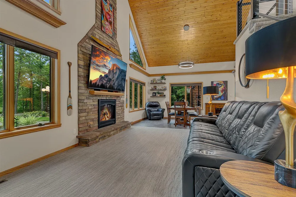 7643 Bear Road Cushing, MN 56443