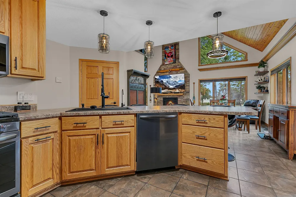 7643 Bear Road Cushing, MN 56443