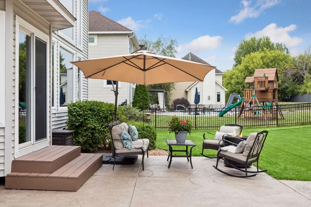 8053 Enclave Bay Woodbury, MN 55125