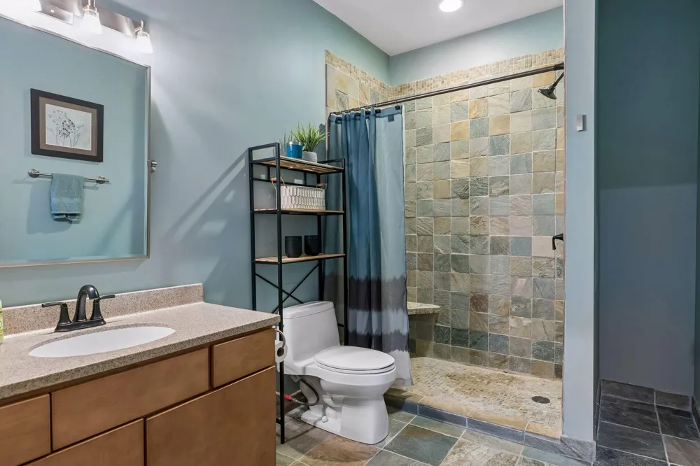 8053 Enclave Bay Woodbury, MN 55125