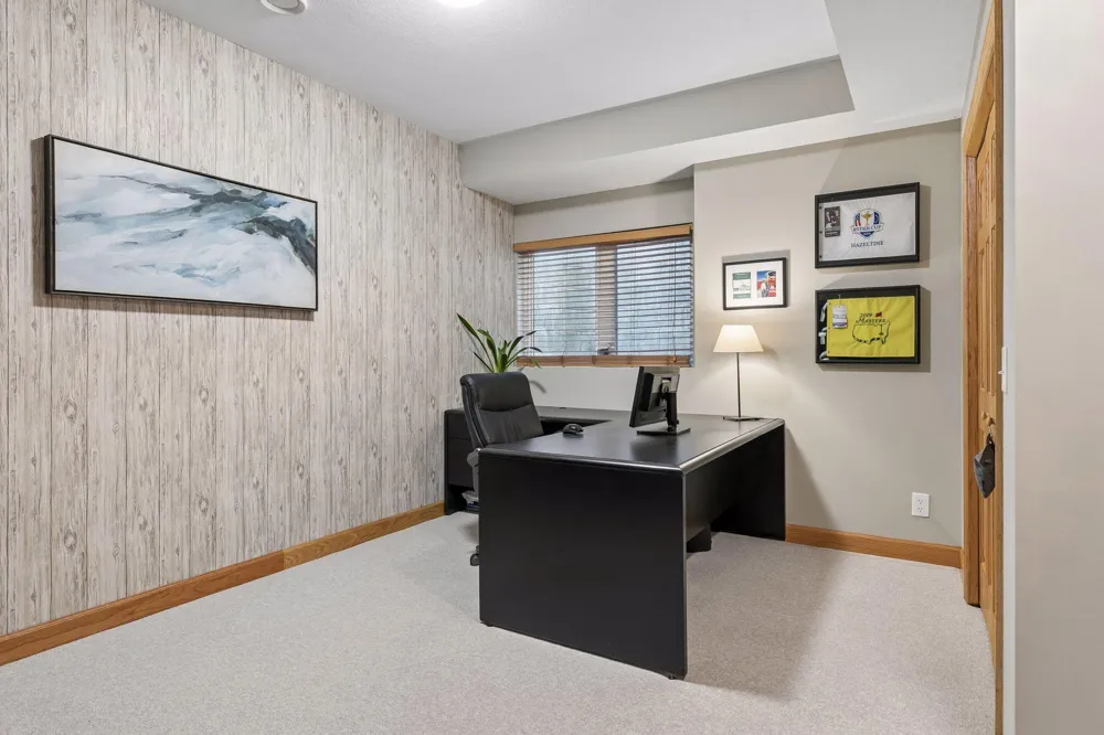 8053 Enclave Bay Woodbury, MN 55125