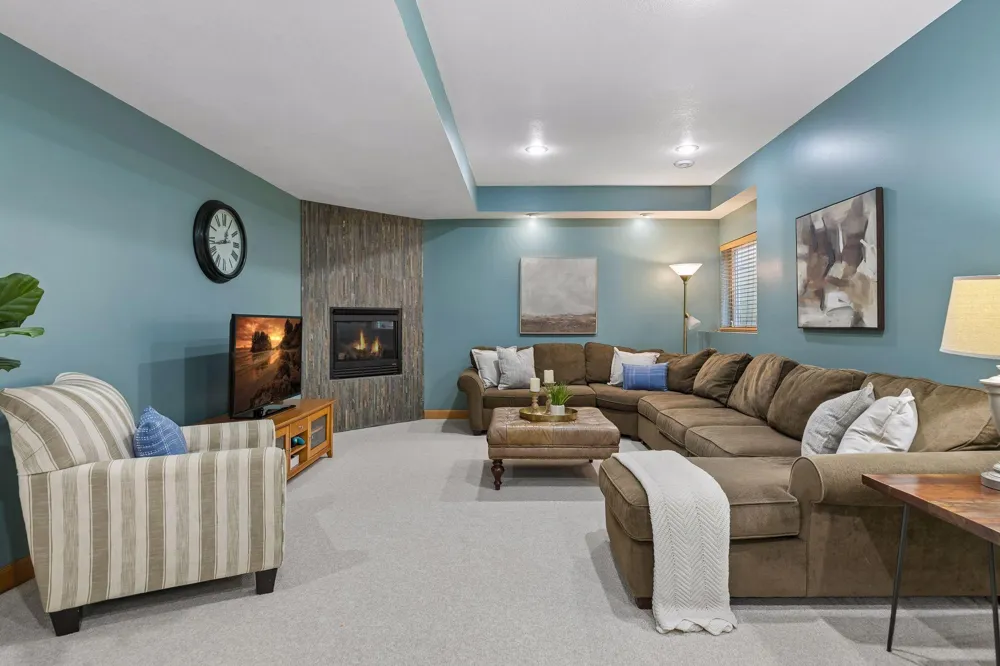 8053 Enclave Bay Woodbury, MN 55125