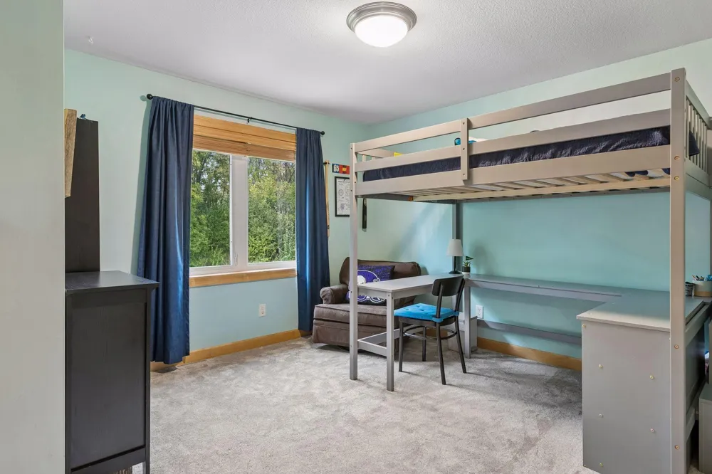 8053 Enclave Bay Woodbury, MN 55125