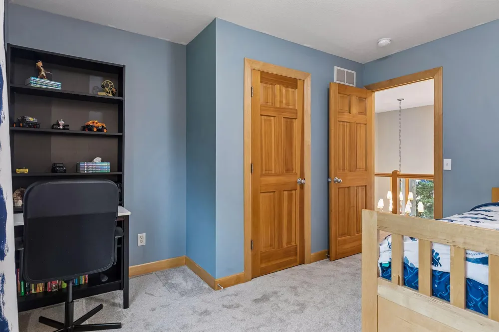 8053 Enclave Bay Woodbury, MN 55125