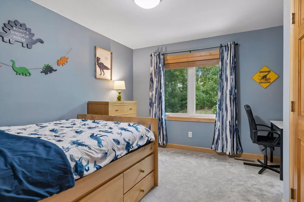 8053 Enclave Bay Woodbury, MN 55125