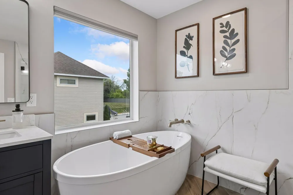 8053 Enclave Bay Woodbury, MN 55125