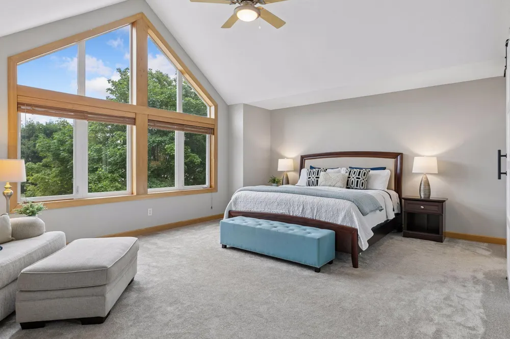 8053 Enclave Bay Woodbury, MN 55125