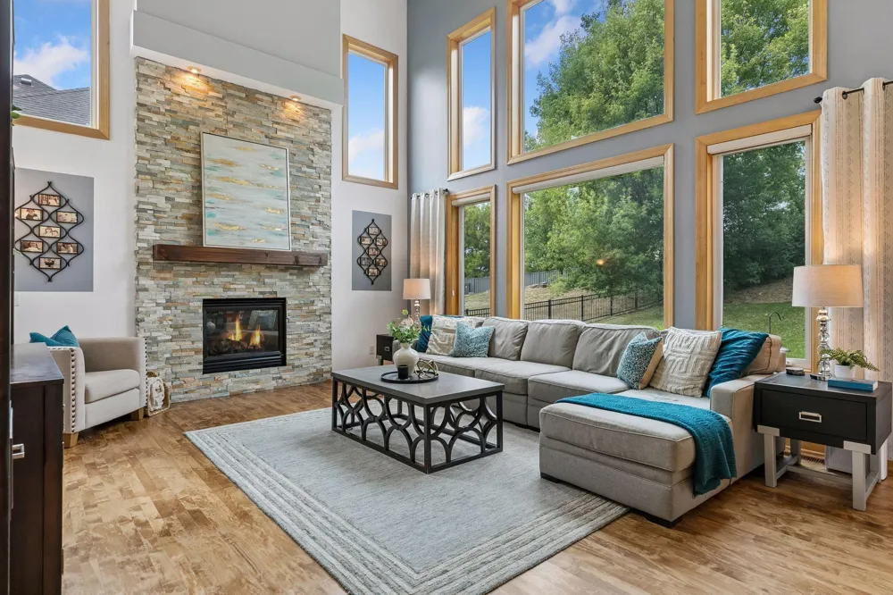 8053 Enclave Bay Woodbury, MN 55125