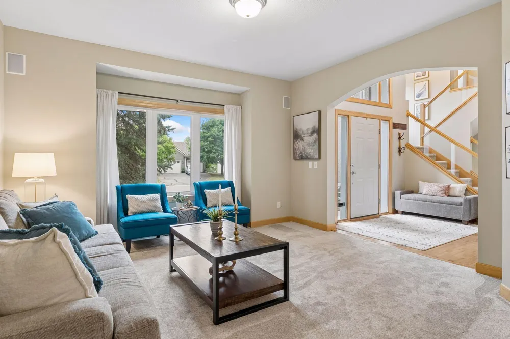 8053 Enclave Bay Woodbury, MN 55125