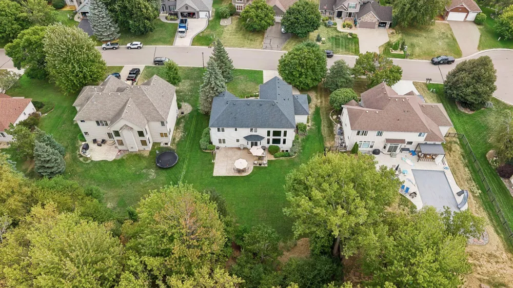 8053 Enclave Bay Woodbury, MN 55125