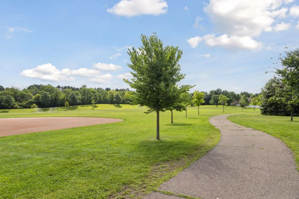 8053 Enclave Bay Woodbury, MN 55125