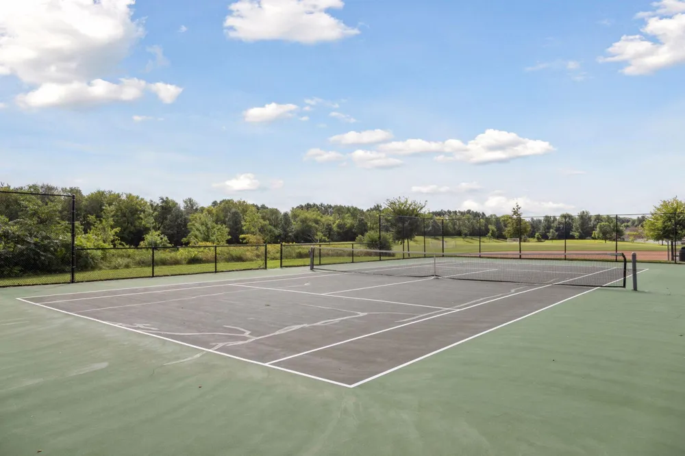 8053 Enclave Bay Woodbury, MN 55125