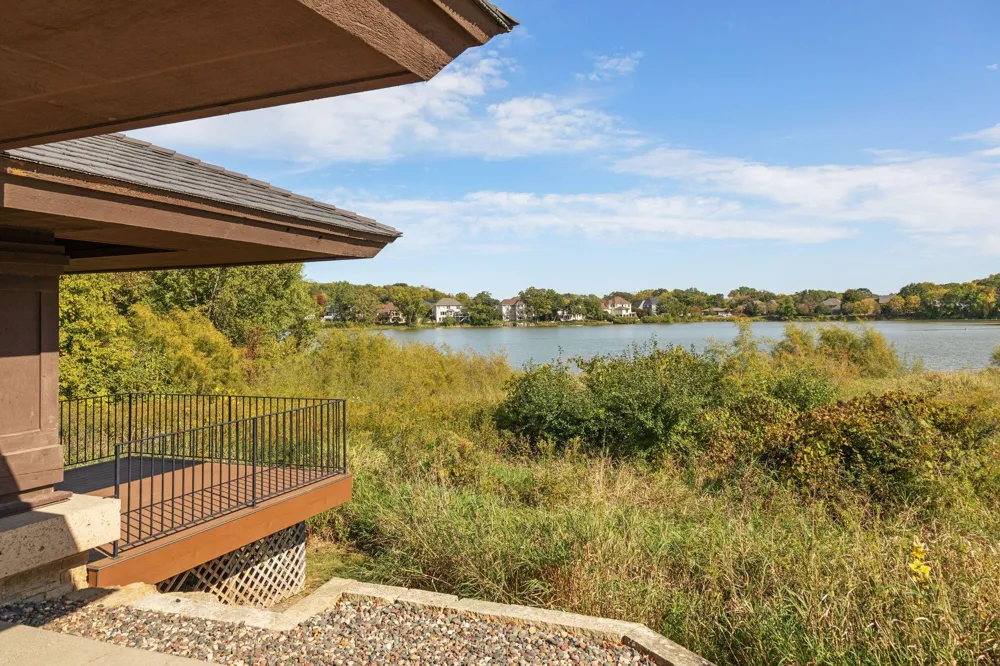 8053 Enclave Bay Woodbury, MN 55125