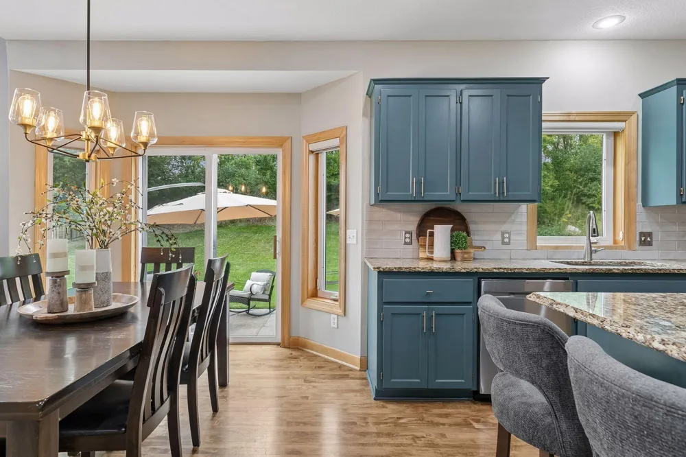 8053 Enclave Bay Woodbury, MN 55125