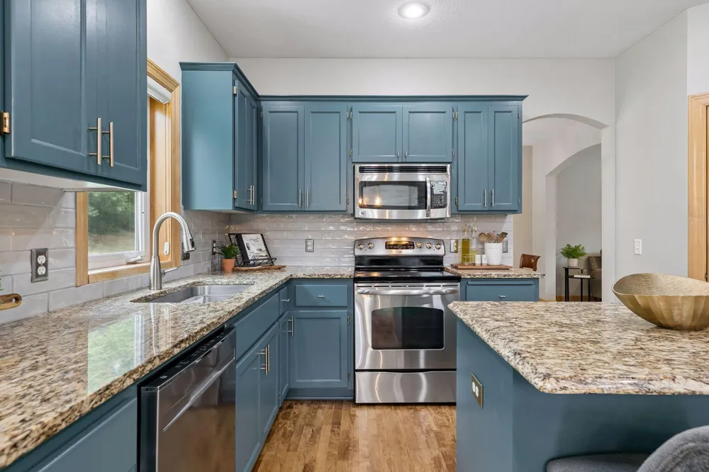8053 Enclave Bay Woodbury, MN 55125