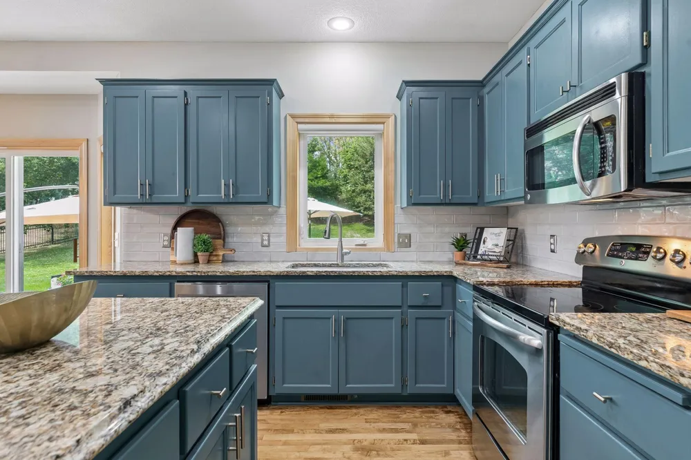 8053 Enclave Bay Woodbury, MN 55125