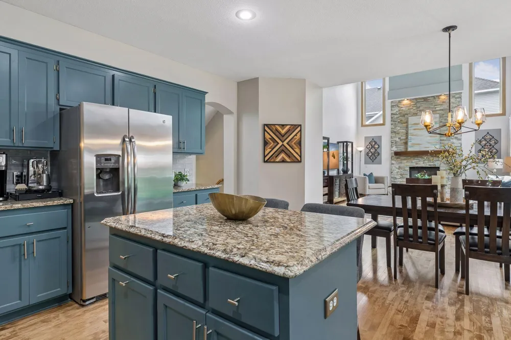 8053 Enclave Bay Woodbury, MN 55125