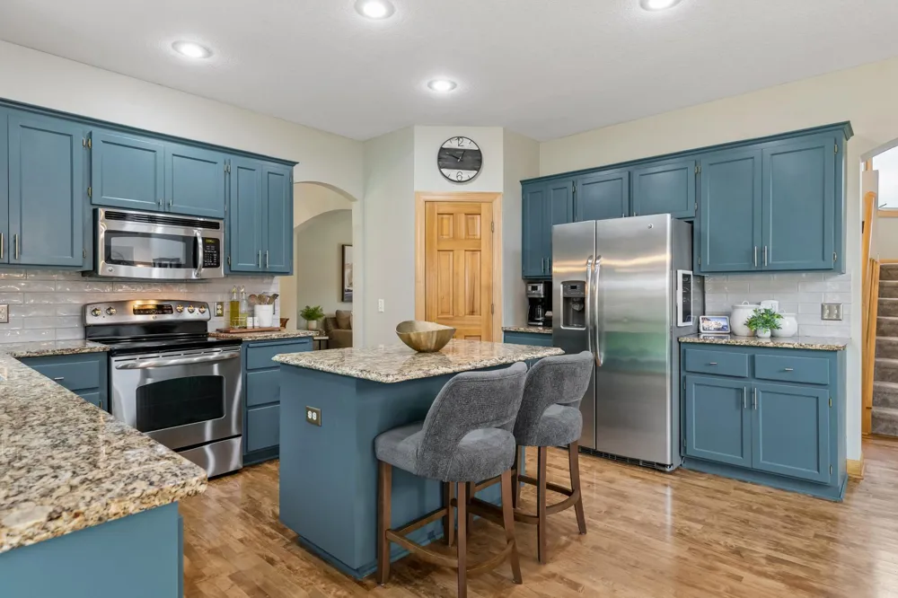 8053 Enclave Bay Woodbury, MN 55125
