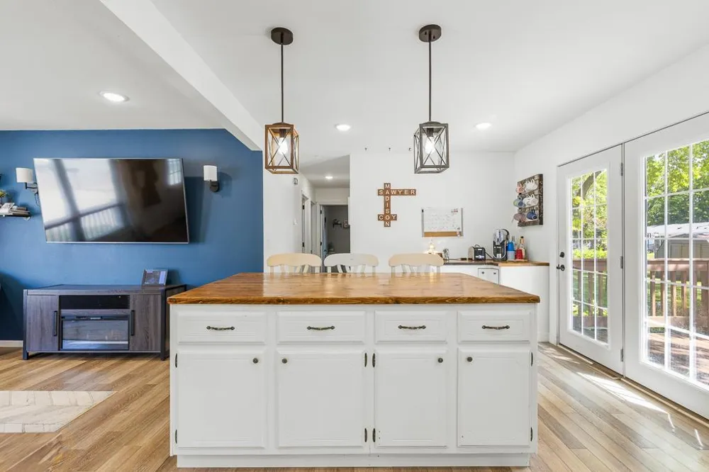 807 Hackberry Drive Marshall, MN 56258