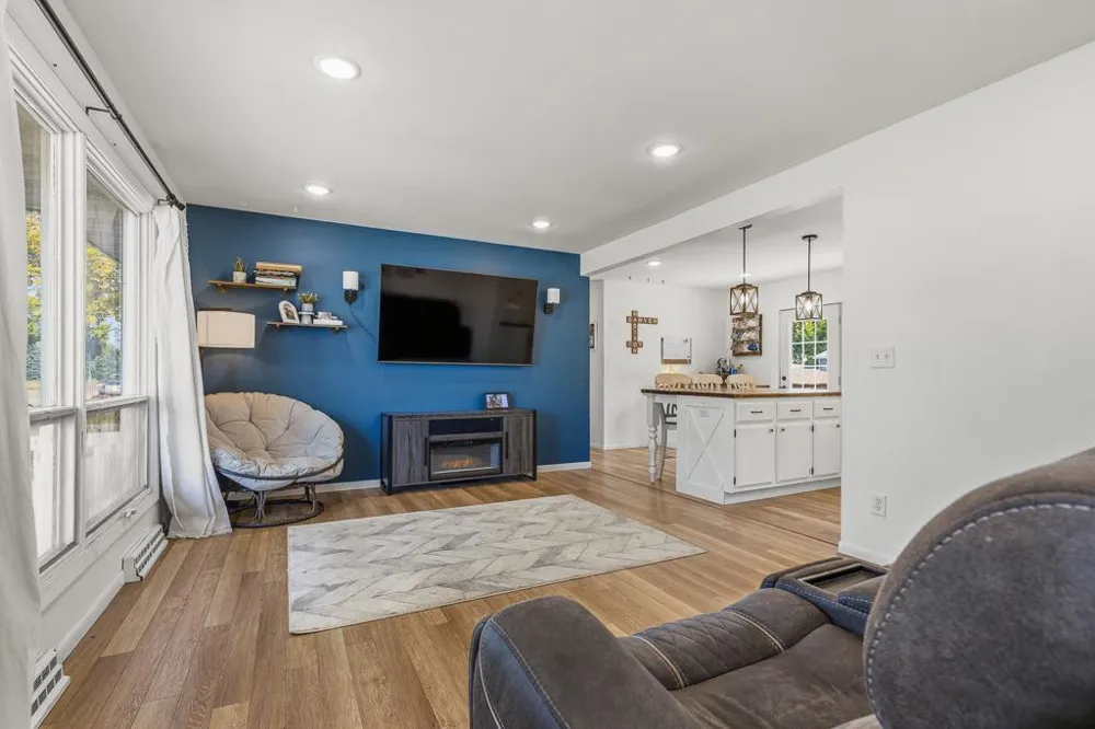 807 Hackberry Drive Marshall, MN 56258